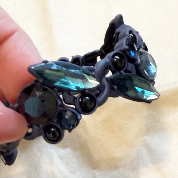 lia sophia Green Blue Elastic Bracelet - Picture 2 of 4